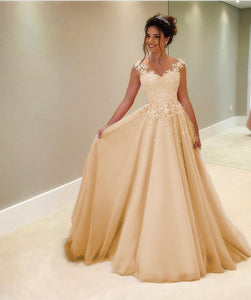 Elegant A Line Long Chiffon Prom Dresses Lace Appliques Evening Gowns 2018