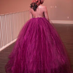 Load image into Gallery viewer, Unique Halter Top Organza Ball Gowns Prom Dresses 2017
